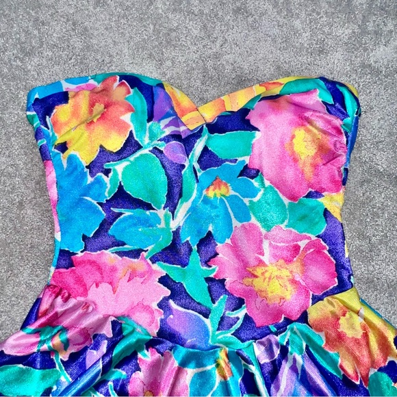 VTG 80’s Vibrant Colorful Floral Print Skirted One Piece Strapless Swimsuit - Picture 3 of 10